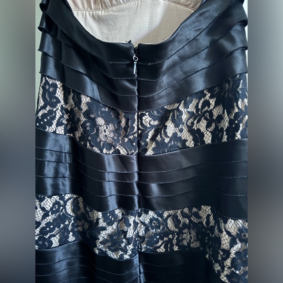 BCBG Maxazria Black Bandage Lace Halter Cocktail Dress Size 6 - Picture 5 of 12